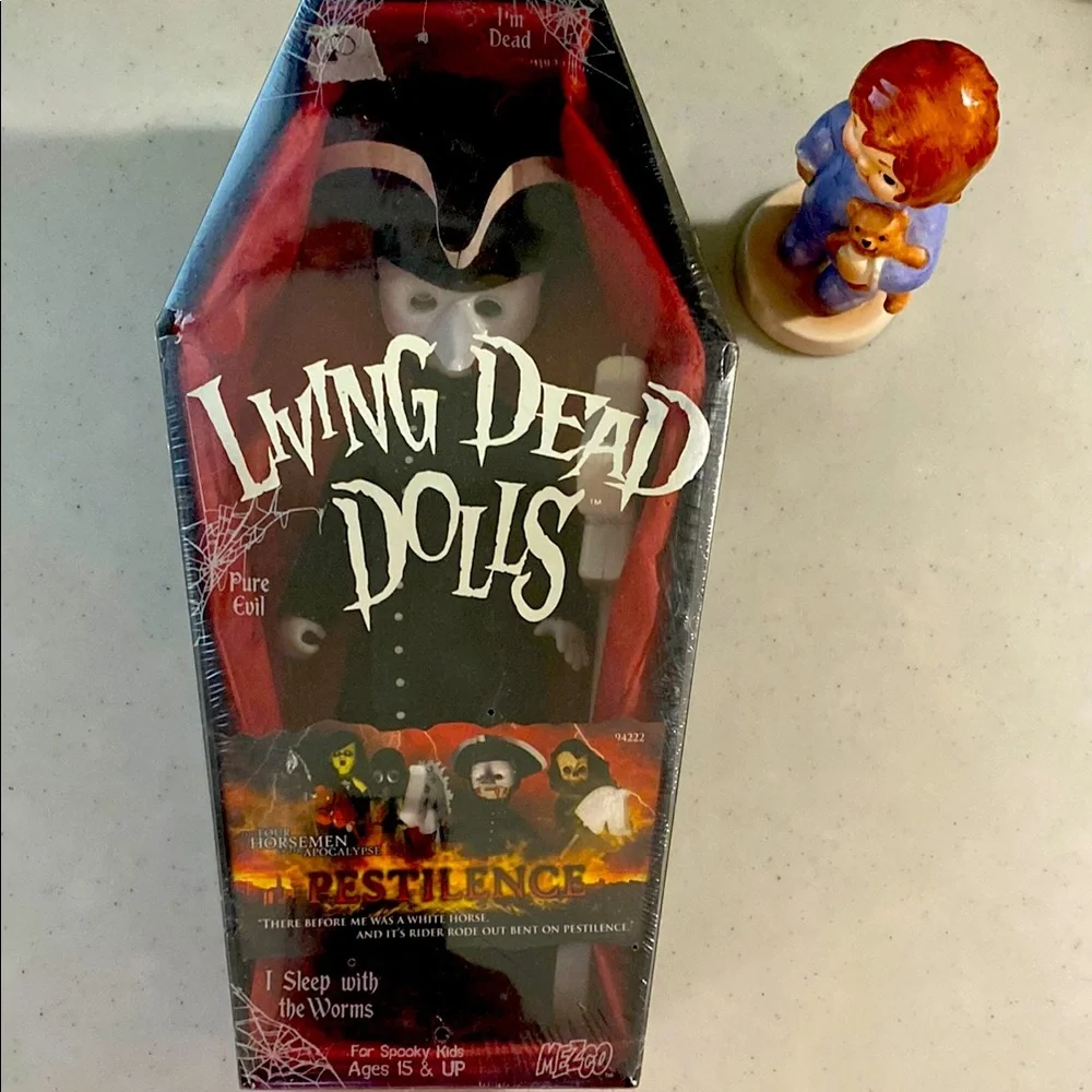 Living Dead Dolls Pestilence